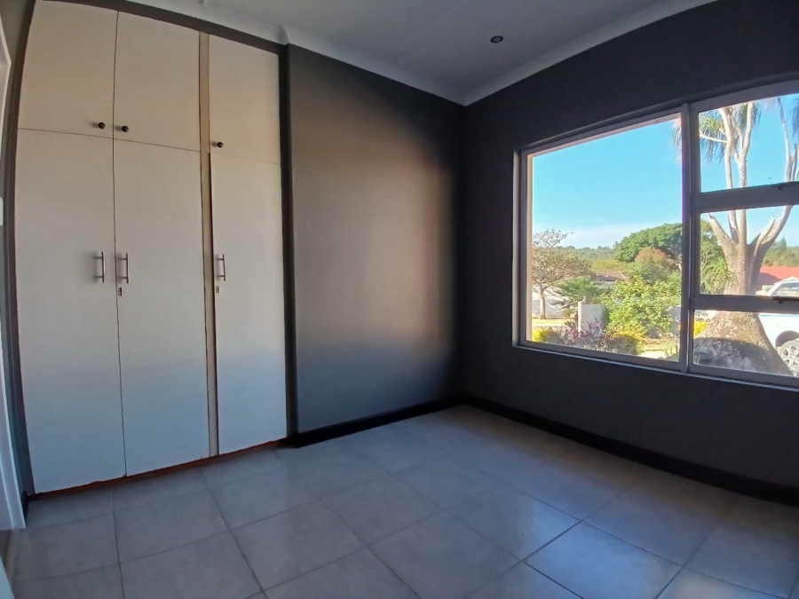 5 Bedroom Property for Sale in Beacon Bay Eastern Cape
